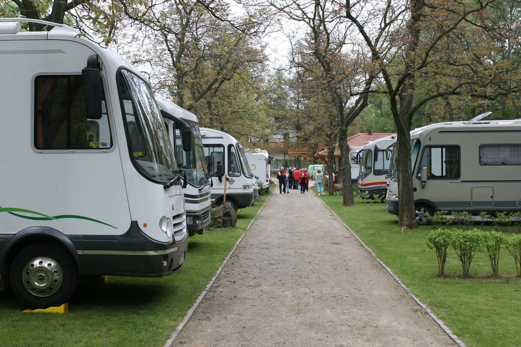 Oeko-Park Panzio, Kemping Es Rendezvenykoezpont Szarvaskő エクステリア 写真