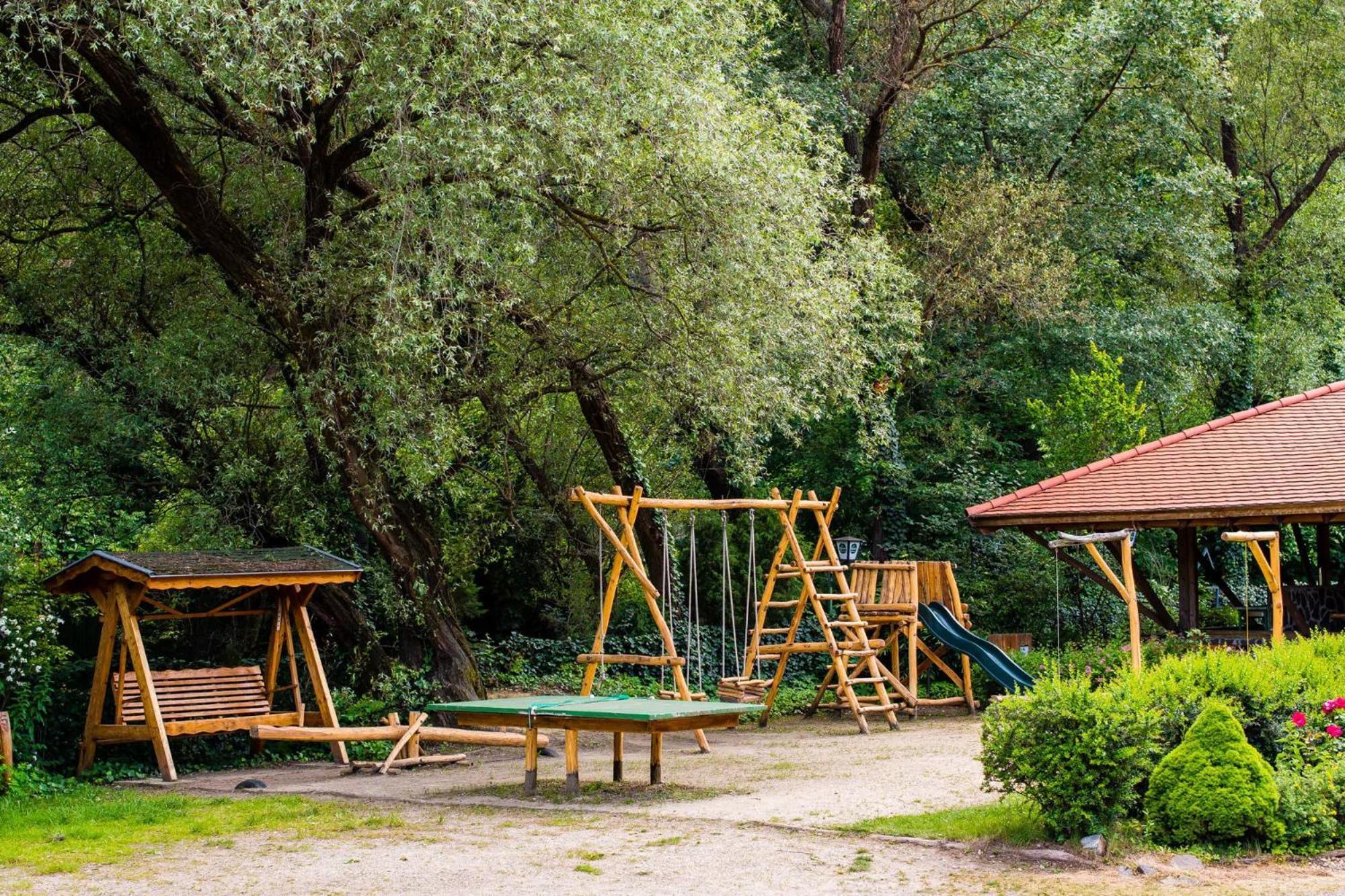 Oeko-Park Panzio, Kemping Es Rendezvenykoezpont Szarvaskő エクステリア 写真